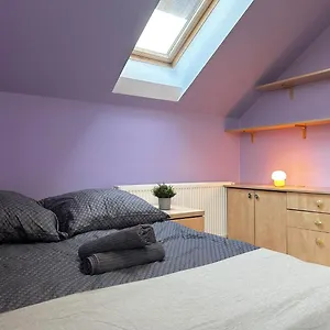 Kwatera prywatna Purple - Charming Place, 15 Minutes To Old Town & 5 Minutes To Seaside, Gdańsk